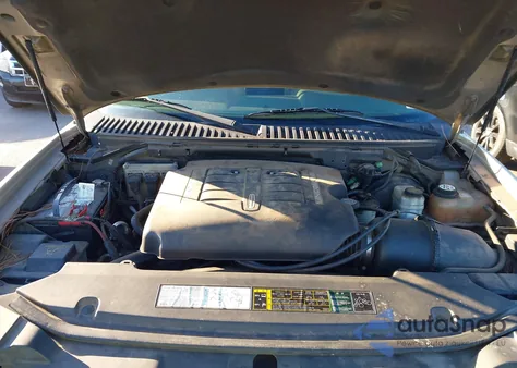 2004 Lincoln Navigator z USA, uszkodzony, nr VIN 5LMFU27R54LJ18637